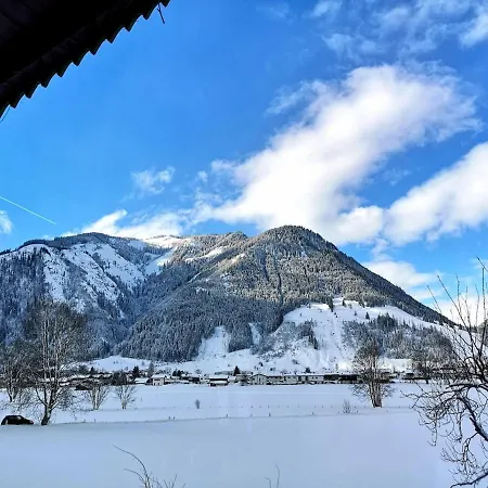 Charming Alpine Country House Near Zell Am See Сasa de vacaciones *