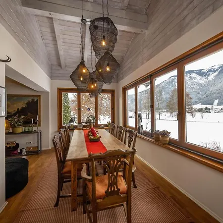 Charming Alpine Country House Near Zell Am See 別荘
