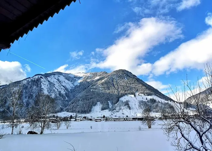 Charming Alpine Country House Near Zell Am See Сasa de vacaciones *